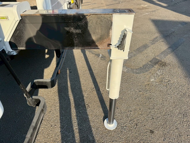 三菱ふそうファイタークレーン4段中型（4t）[写真09]