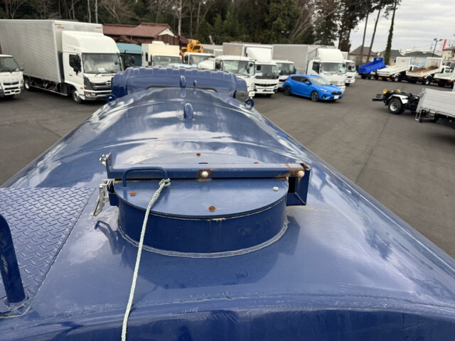 いすゞフォワード散水車増トン（6t・8t）[写真10]