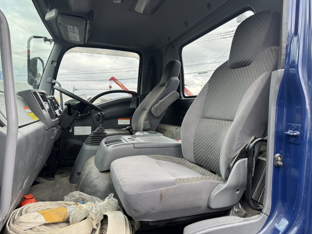 いすゞフォワード散水車増トン（6t・8t）[写真22]