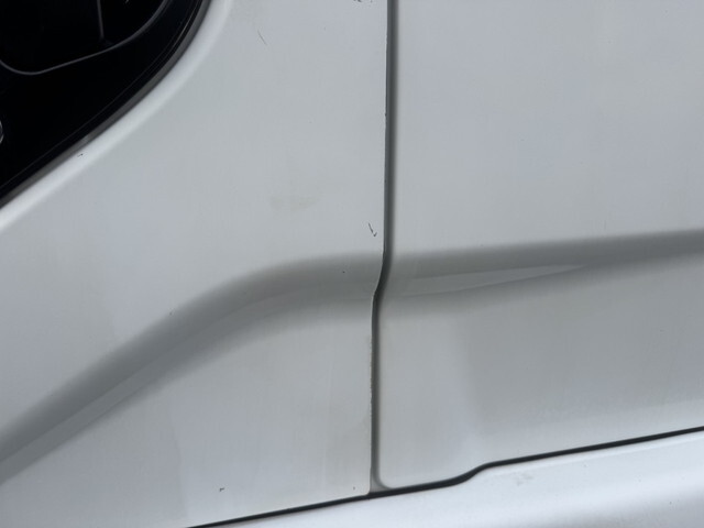 三菱ふそうファイタークレーン4段中型（4t）[写真36]