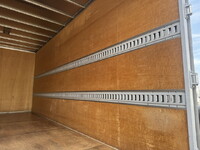 三菱ふそうキャンターアルミバン小型（2t・3t）[写真12]