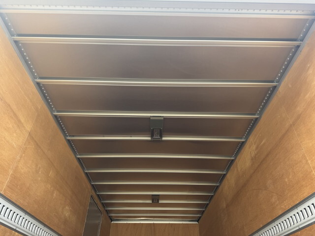 三菱ふそうキャンターアルミバン小型（2t・3t）[写真12]