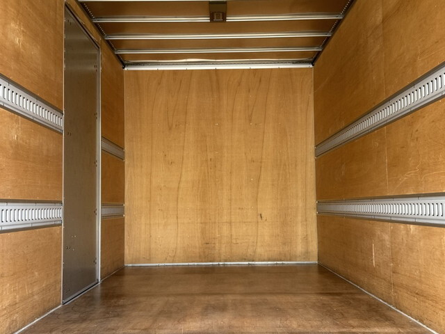 三菱ふそうキャンターアルミバン小型（2t・3t）[写真13]