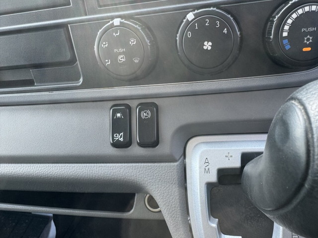 三菱ふそうキャンターアルミバン小型（2t・3t）[写真19]