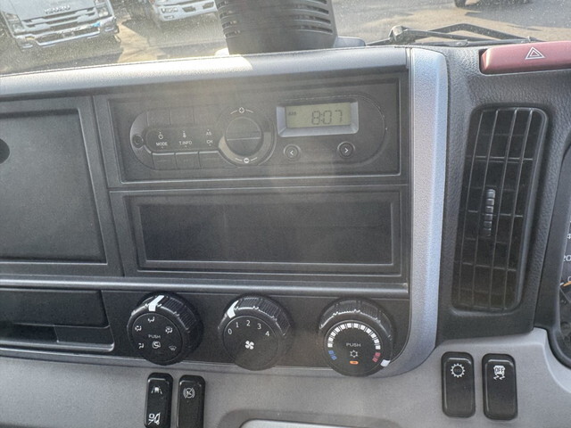 三菱ふそうキャンターアルミバン小型（2t・3t）[写真20]