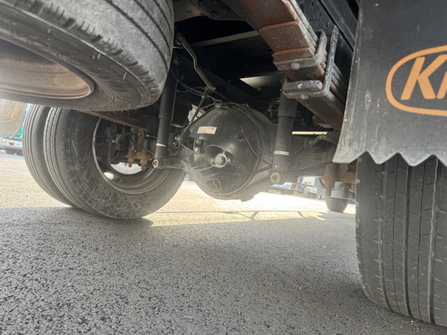 三菱ふそうキャンターアルミバン小型（2t・3t）[写真32]