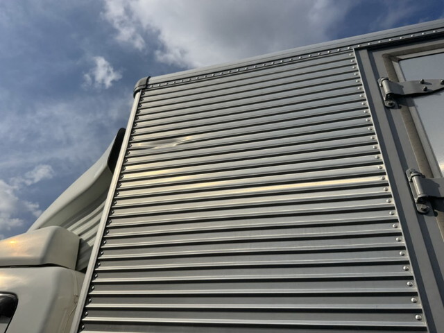 三菱ふそうキャンターアルミバン小型（2t・3t）[写真36]