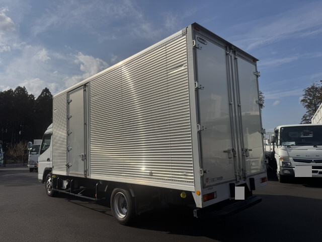 三菱ふそうキャンターアルミバン小型（2t・3t）[写真04]
