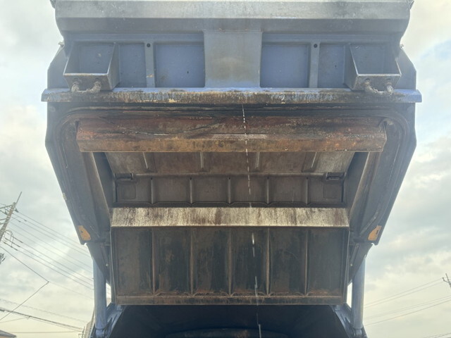 いすゞエルフパッカー車（塵芥車）小型（2t・3t）[写真10]