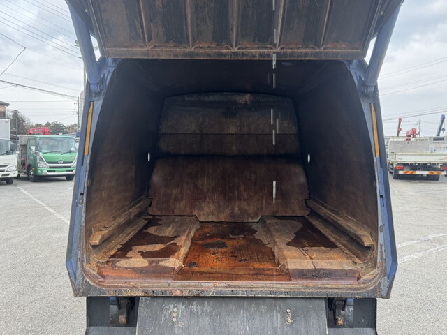 いすゞエルフパッカー車（塵芥車）小型（2t・3t）[写真11]