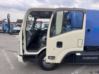 いすゞエルフパッカー車（塵芥車）小型（2t・3t）[写真28]