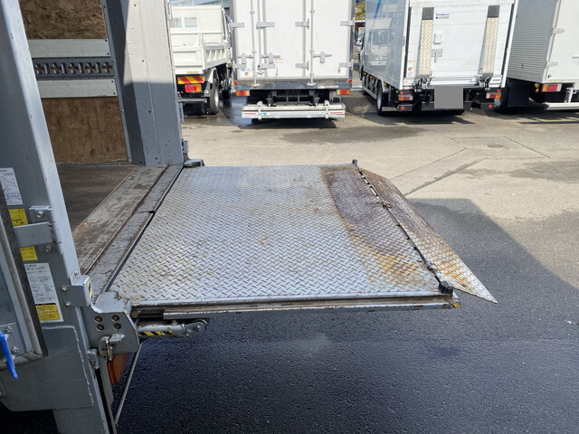 トヨタトヨエースアルミバン小型（2t・3t）[写真07]