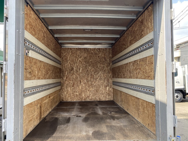 トヨタトヨエースアルミバン小型（2t・3t）[写真09]