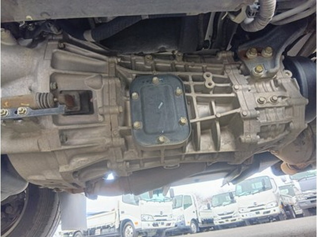 日野デュトロ平ボディ小型（2t・3t）[写真11]