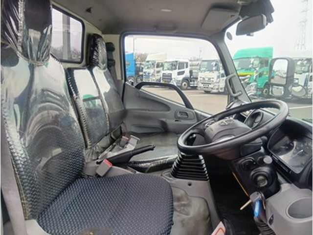 日野デュトロ平ボディ小型（2t・3t）[写真17]