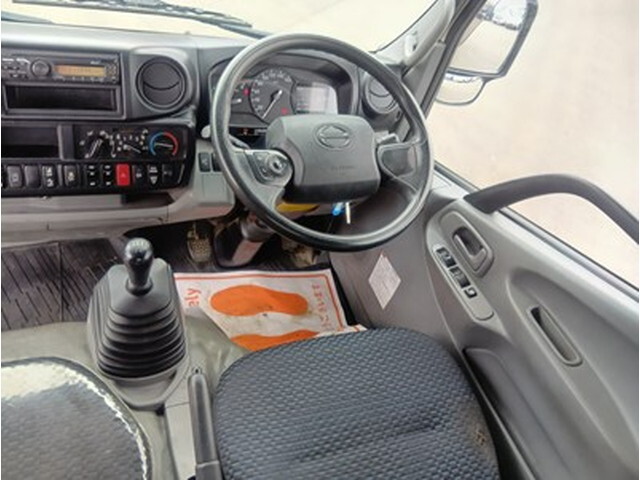 日野デュトロ平ボディ小型（2t・3t）[写真19]