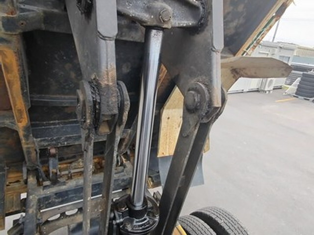 いすゞフォワードダンプ中型（4t）[写真10]