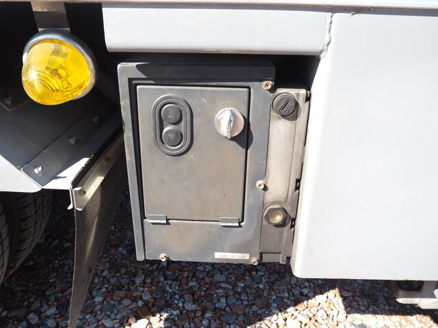 トヨタトヨエースアルミバン小型（2t・3t）[写真23]