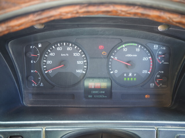 三菱ふそうスーパーグレートダンプ大型（10t）[写真38]