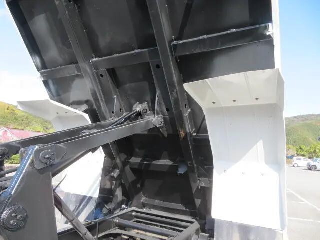 いすゞフォワードダンプ中型（4t）[写真32]