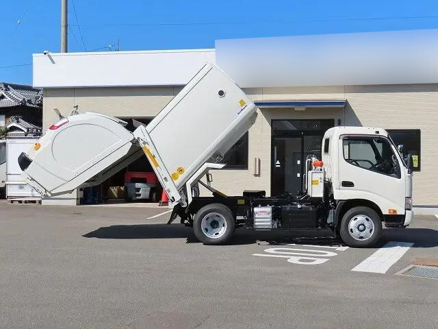 トヨタダイナパッカー車（塵芥車）小型（2t・3t）[写真08]