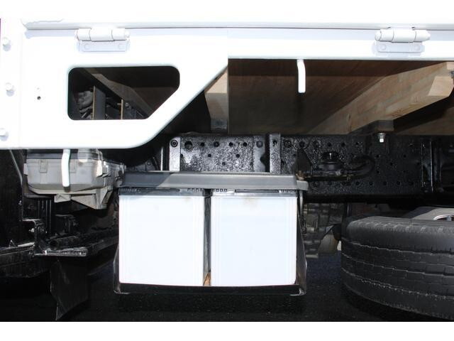 いすゞエルフ平ボディ小型（2t・3t）[写真23]