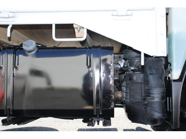 いすゞエルフ平ボディ小型（2t・3t）[写真27]