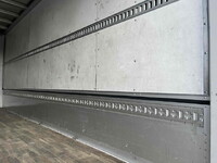 三菱ふそうファイターアルミウイング中型（4t）[写真13]