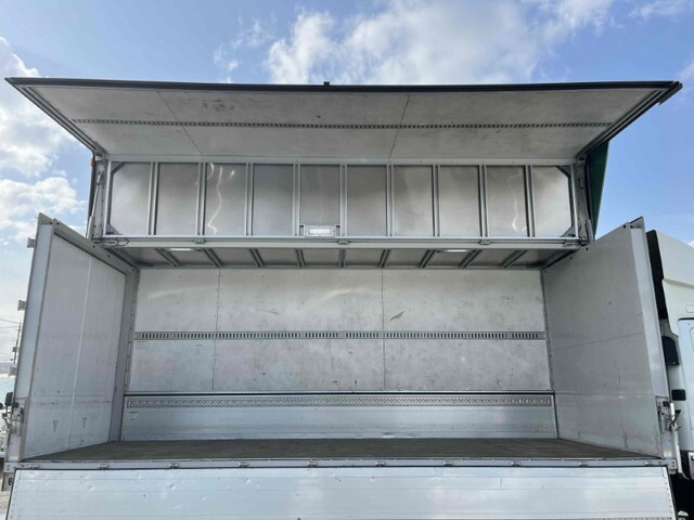 三菱ふそうファイターアルミウイング中型（4t）[写真15]