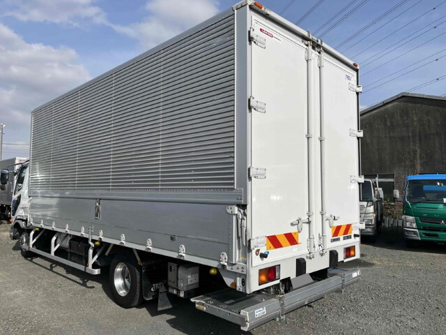 三菱ふそうファイターアルミウイング中型（4t）[写真02]