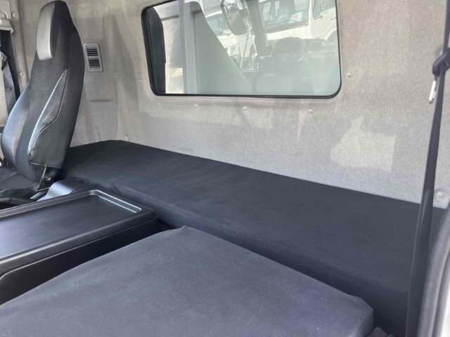 三菱ふそうファイターアルミウイング中型（4t）[写真38]