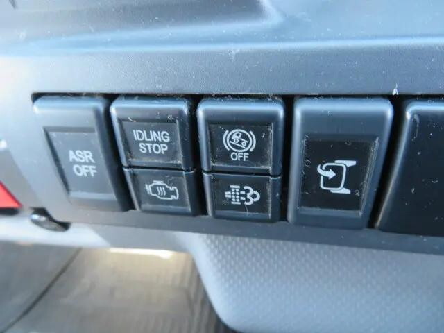 いすゞエルフクレーン3段小型（2t・3t）[写真13]