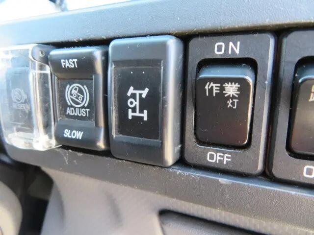 いすゞエルフクレーン3段小型（2t・3t）[写真14]