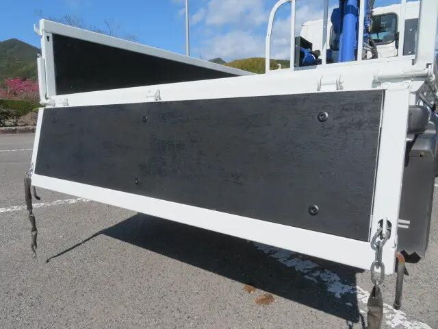 いすゞエルフクレーン3段小型（2t・3t）[写真20]