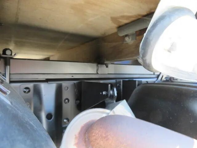 いすゞエルフクレーン3段小型（2t・3t）[写真37]