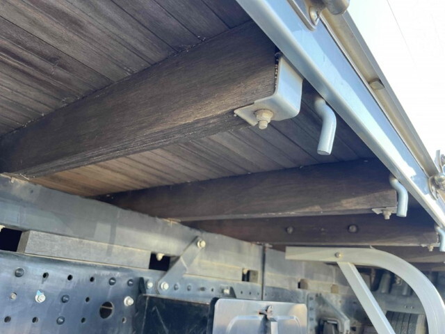 三菱ふそうキャンターアルミブロック小型（2t・3t）[写真17]