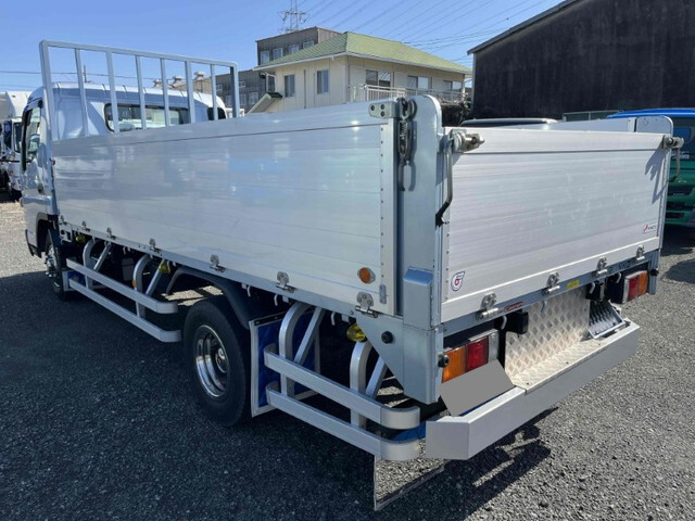 三菱ふそうキャンターアルミブロック小型（2t・3t）[写真02]