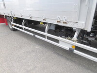 いすゞフォワードアルミウイング中型（4t）[写真12]