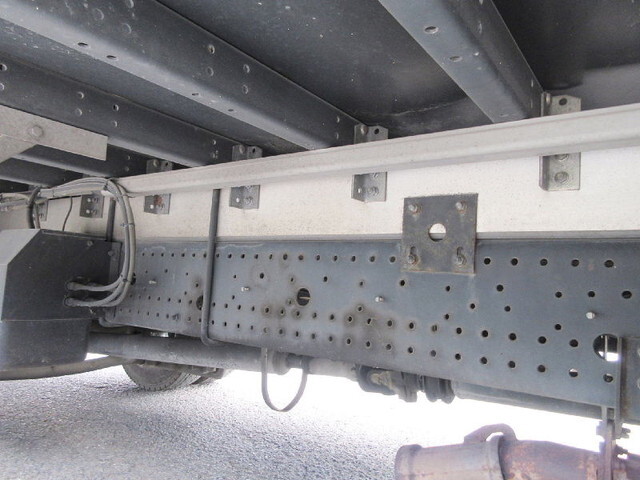 いすゞフォワードアルミウイング中型（4t）[写真14]