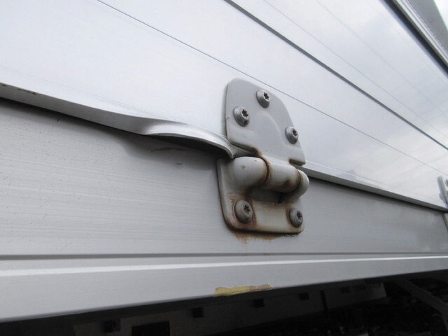 いすゞフォワードアルミウイング中型（4t）[写真17]