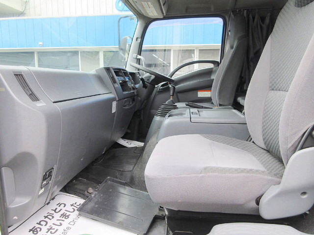 いすゞフォワードアルミウイング中型（4t）[写真20]