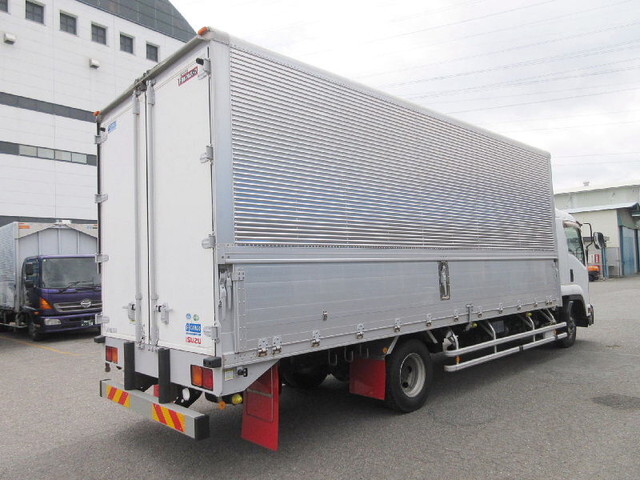 いすゞフォワードアルミウイング中型（4t）[写真04]