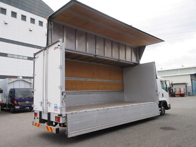 いすゞフォワードアルミウイング中型（4t）[写真05]