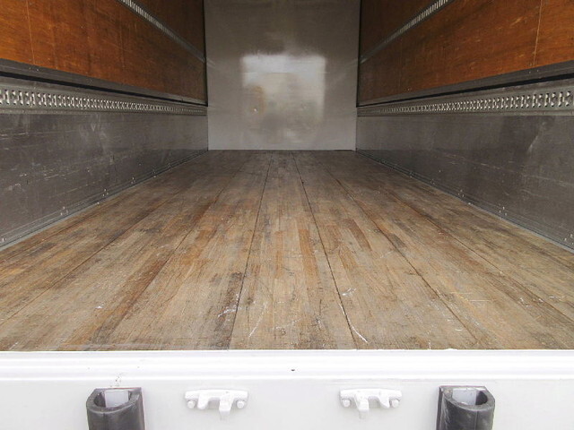 いすゞフォワードアルミウイング中型（4t）[写真06]