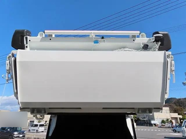 三菱ふそうキャンターパッカー車（塵芥車）小型（2t・3t）[写真24]