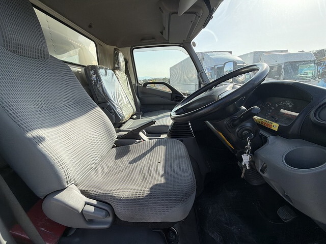 日野デュトロアルミバン小型（2t・3t）[写真28]