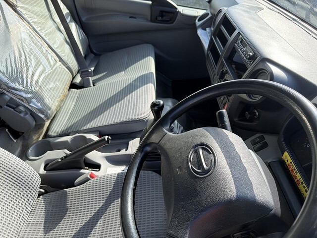 日野デュトロアルミバン小型（2t・3t）[写真29]