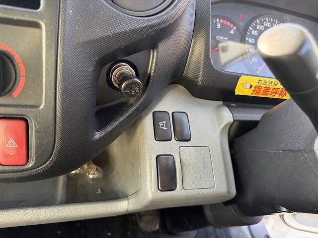 日野デュトロアルミバン小型（2t・3t）[写真31]