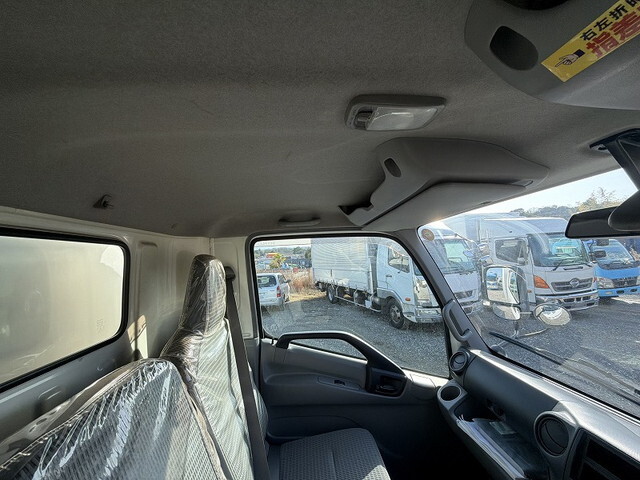 日野デュトロアルミバン小型（2t・3t）[写真37]