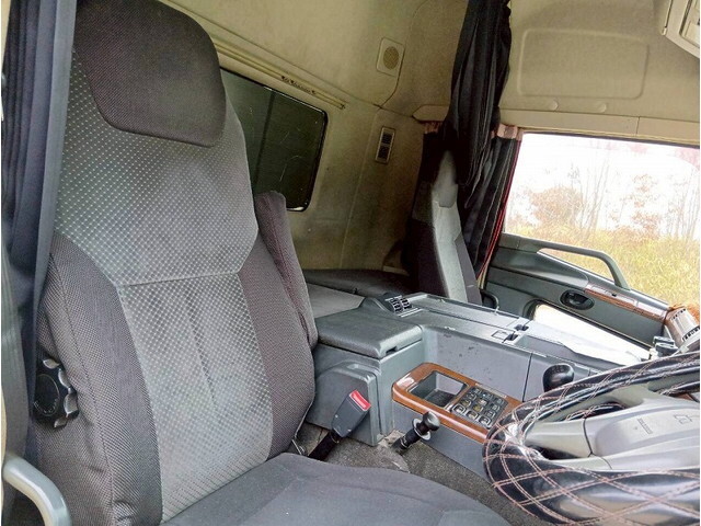 三菱ふそうスーパーグレートアルミウイング大型（10t）[写真14]